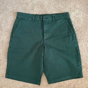 GAP Men's Dark Green Flat Front Shorts